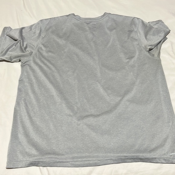 Grey Reebok workout shirt - Picture 2 of 2